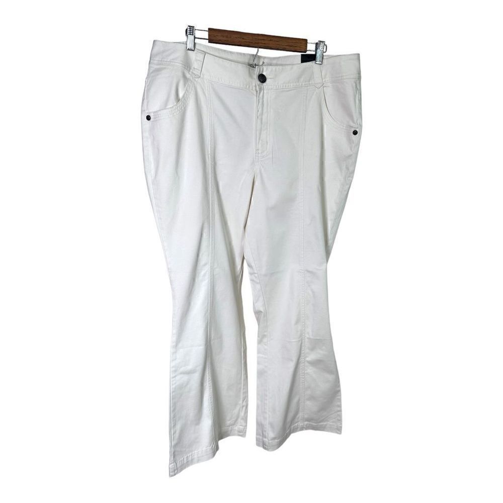 NWT Lane Bryant White Cropped Length Jeans - Size 22